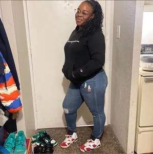 Meet your Posher, Nikia